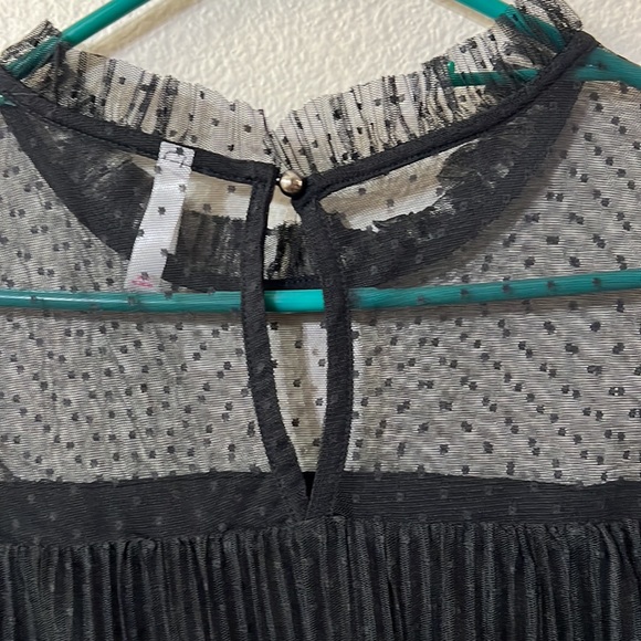 Black mini dress, size medium - Picture 6 of 7